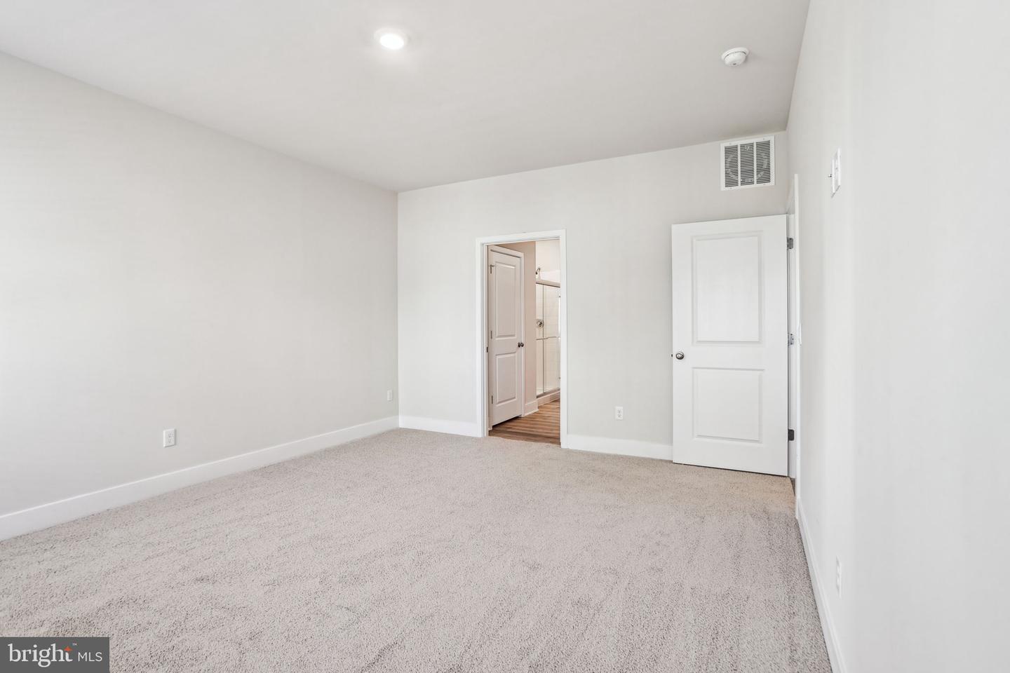 107 MASCOUTEN ST, WINCHESTER, Virginia 22602, 6 Bedrooms Bedrooms, ,4 BathroomsBathrooms,Residential,For sale,107 MASCOUTEN ST,VAFV2033694 MLS # VAFV2033694