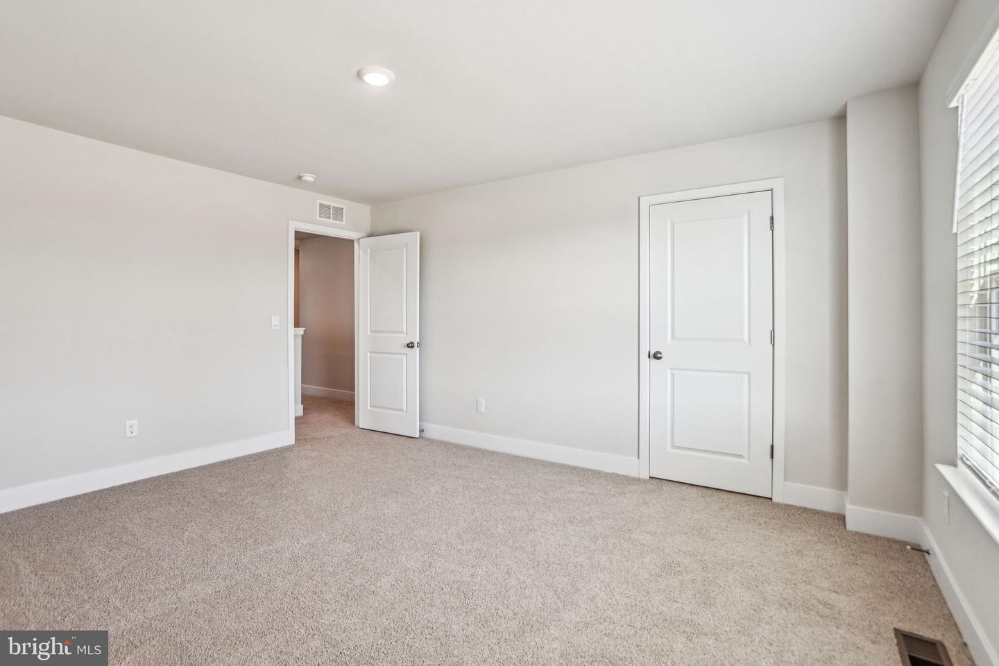 107 MASCOUTEN ST, WINCHESTER, Virginia 22602, 6 Bedrooms Bedrooms, ,4 BathroomsBathrooms,Residential,For sale,107 MASCOUTEN ST,VAFV2033694 MLS # VAFV2033694