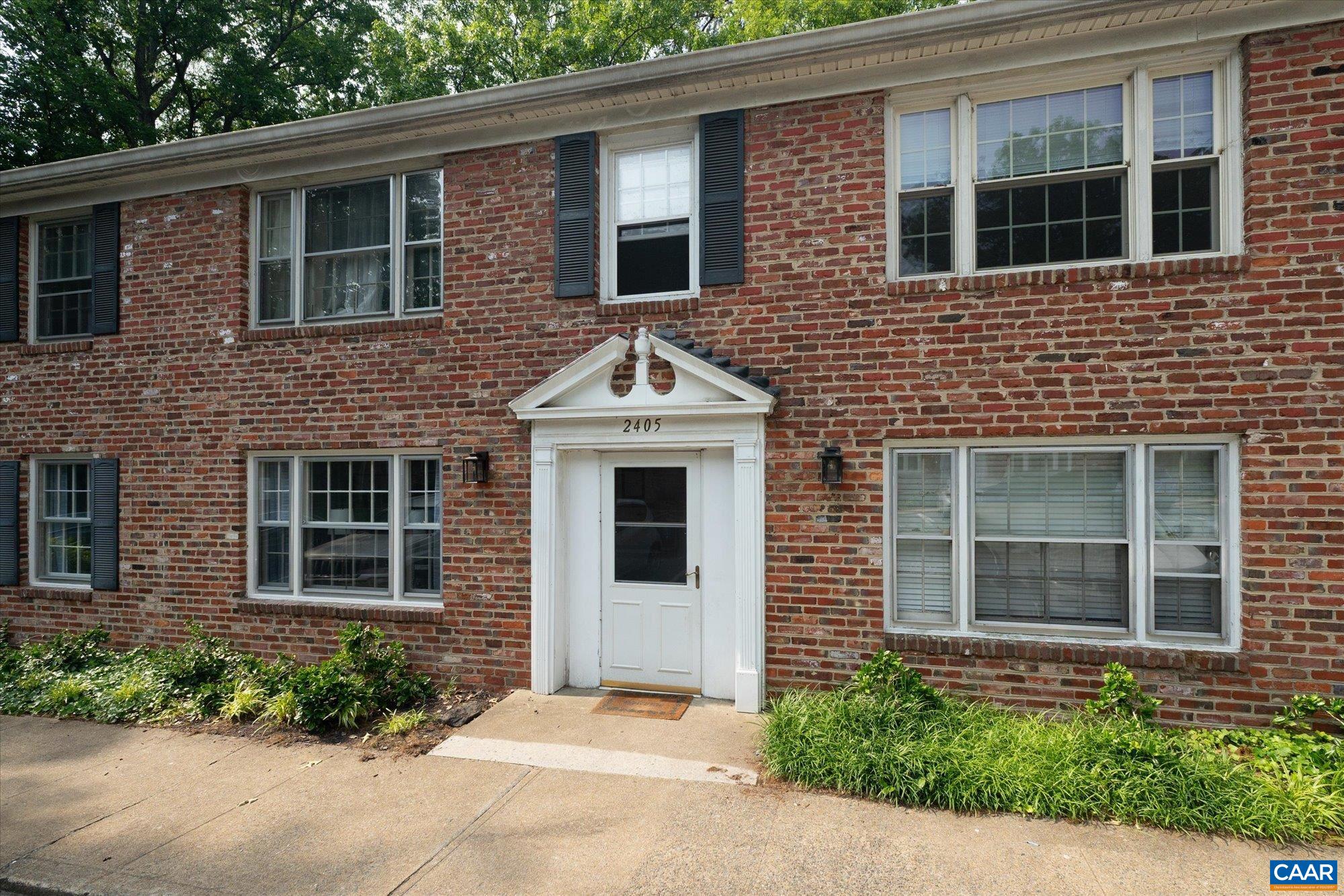 2405 BARRACKS CT, CHARLOTTESVILLE, Virginia 22901, 2 Bedrooms Bedrooms, ,1 BathroomBathrooms,Residential,2405 BARRACKS CT,665588 MLS # 665588