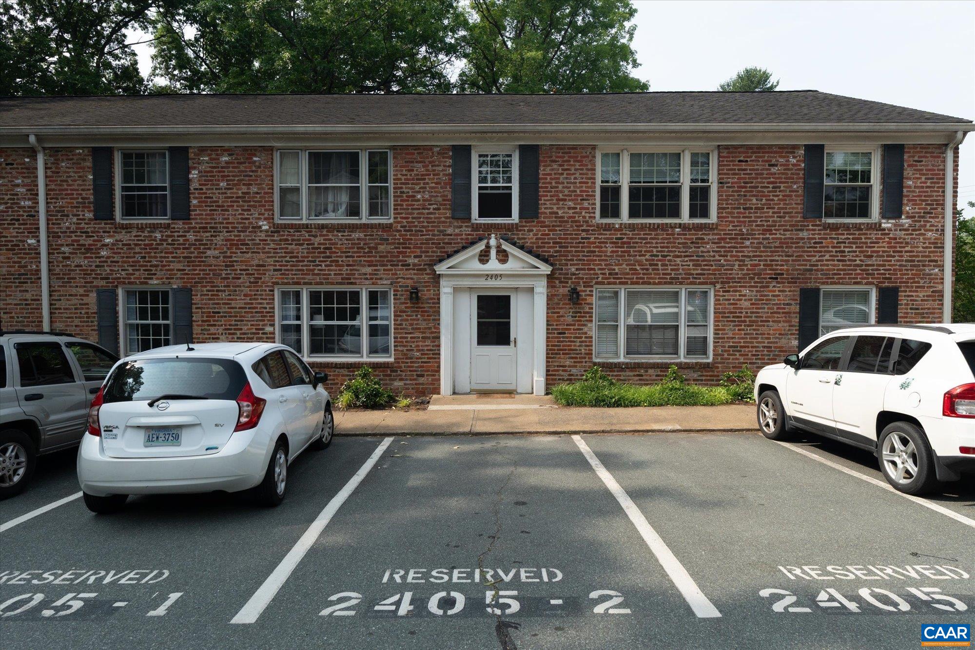 2405 BARRACKS CT, CHARLOTTESVILLE, Virginia 22901, 2 Bedrooms Bedrooms, ,1 BathroomBathrooms,Residential,2405 BARRACKS CT,665588 MLS # 665588