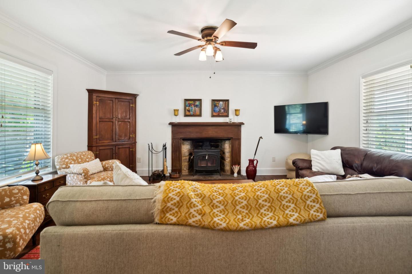 7811 CARTERS RUN DR, MARSHALL, Virginia 20115, 4 Bedrooms Bedrooms, ,3 BathroomsBathrooms,Residential,For sale,7811 CARTERS RUN DR,VAFQ2016782 MLS # VAFQ2016782
