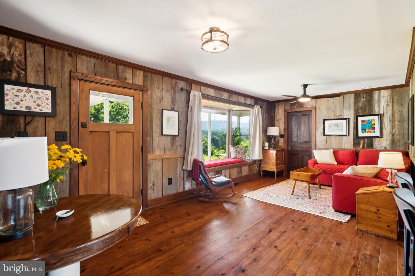 7811 CARTERS RUN DR, MARSHALL, Virginia 20115, 4 Bedrooms Bedrooms, ,3 BathroomsBathrooms,Residential,For sale,7811 CARTERS RUN DR,VAFQ2016782 MLS # VAFQ2016782