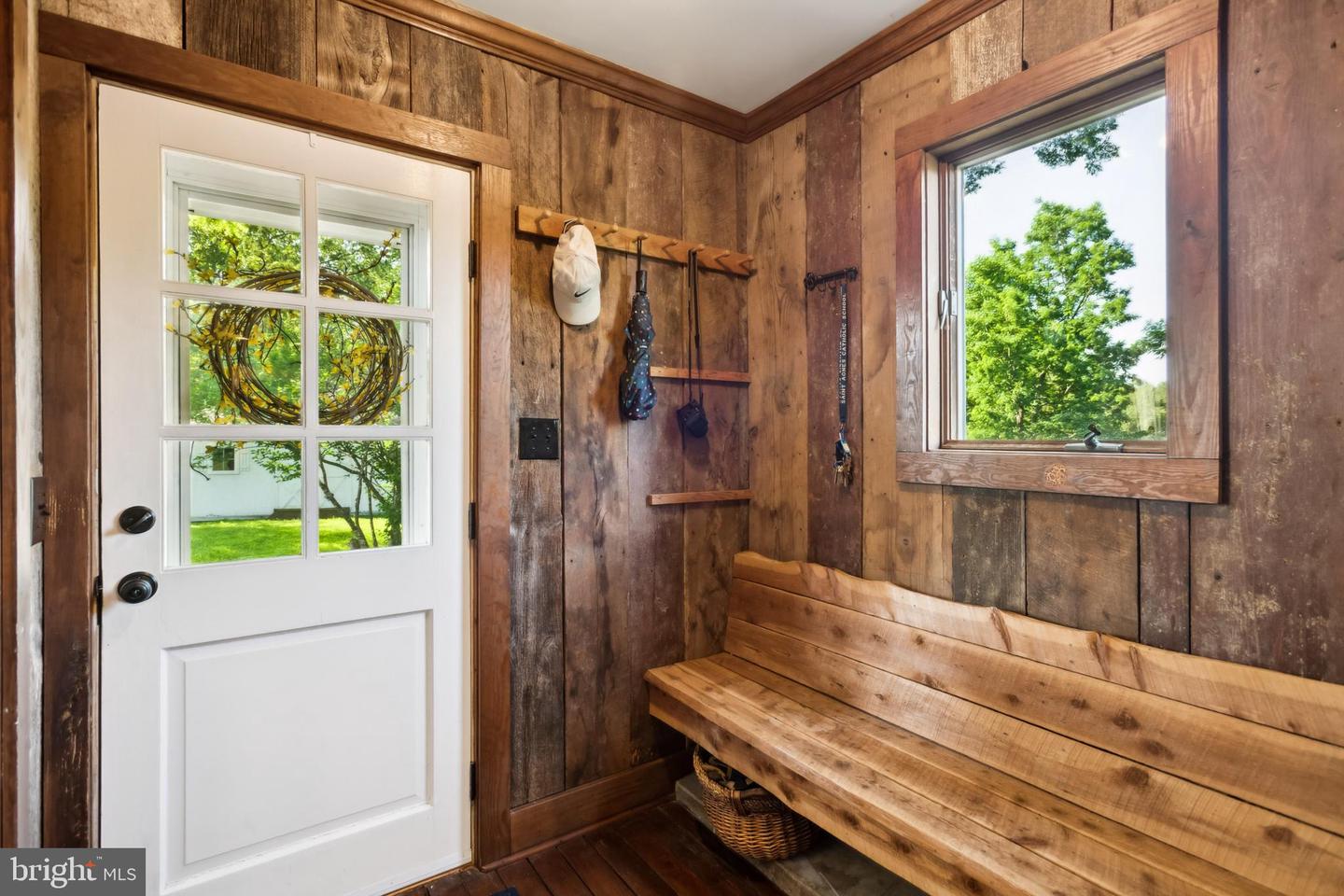 7811 CARTERS RUN DR, MARSHALL, Virginia 20115, 4 Bedrooms Bedrooms, ,3 BathroomsBathrooms,Residential,For sale,7811 CARTERS RUN DR,VAFQ2016782 MLS # VAFQ2016782