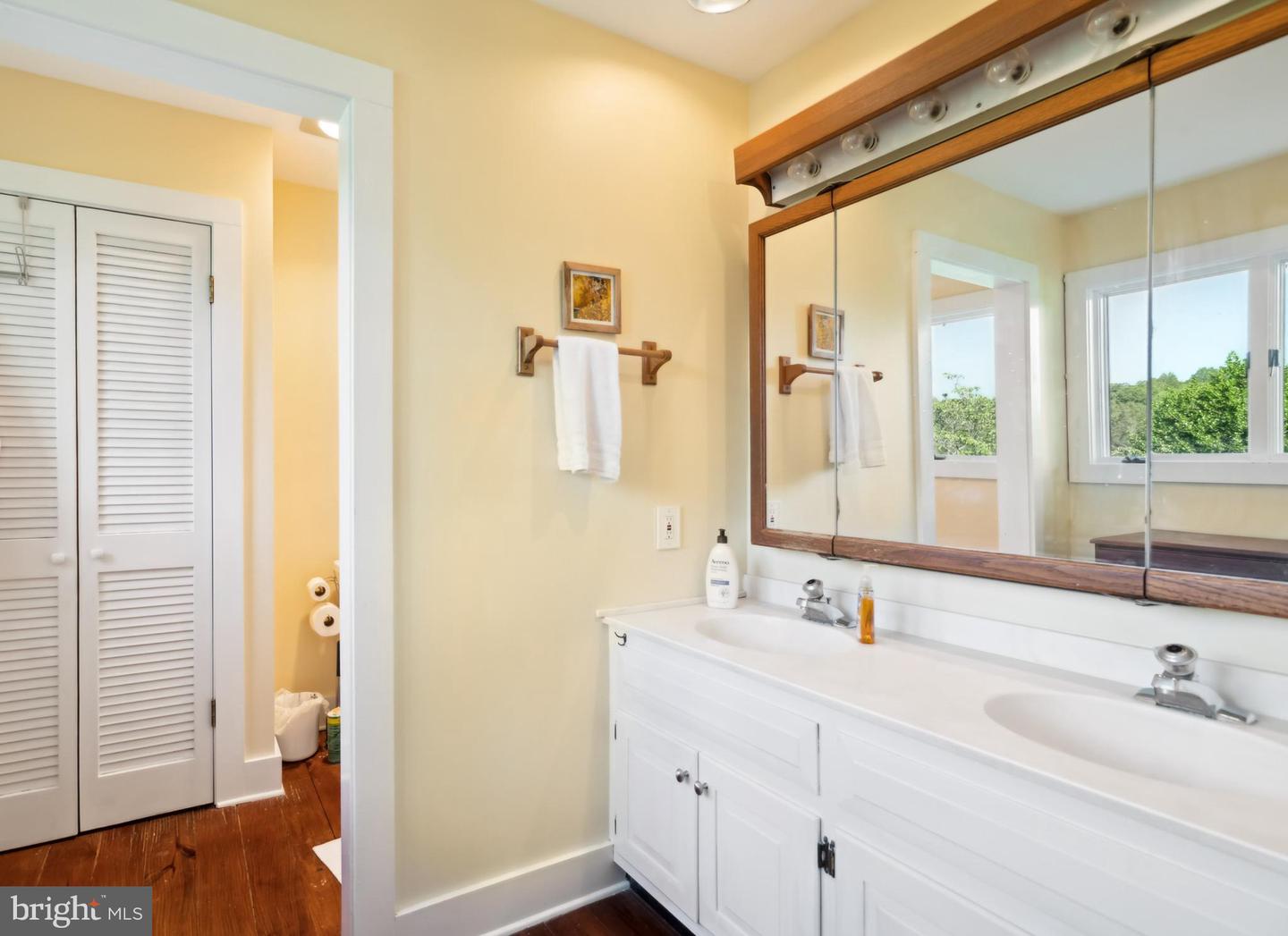 7811 CARTERS RUN DR, MARSHALL, Virginia 20115, 4 Bedrooms Bedrooms, ,3 BathroomsBathrooms,Residential,For sale,7811 CARTERS RUN DR,VAFQ2016782 MLS # VAFQ2016782