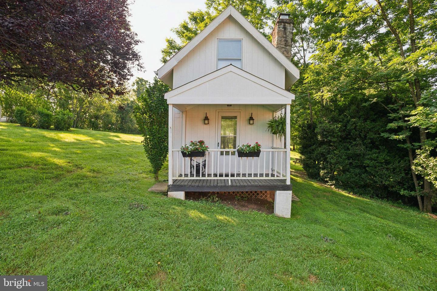 7811 CARTERS RUN DR, MARSHALL, Virginia 20115, 4 Bedrooms Bedrooms, ,3 BathroomsBathrooms,Residential,For sale,7811 CARTERS RUN DR,VAFQ2016782 MLS # VAFQ2016782