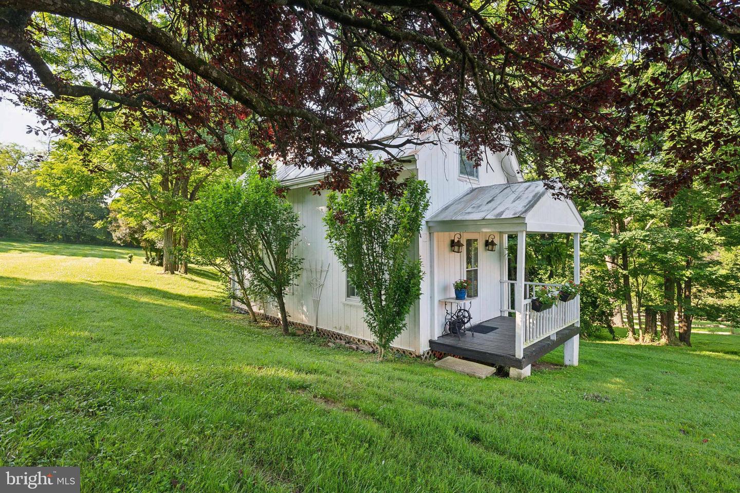 7811 CARTERS RUN DR, MARSHALL, Virginia 20115, 4 Bedrooms Bedrooms, ,3 BathroomsBathrooms,Residential,For sale,7811 CARTERS RUN DR,VAFQ2016782 MLS # VAFQ2016782