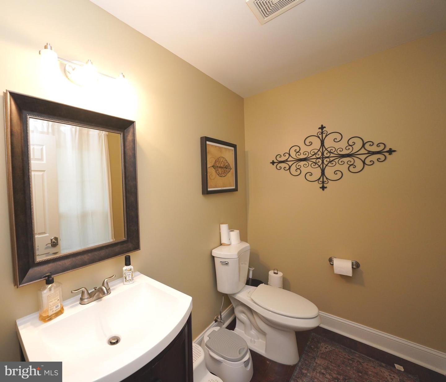 2411 POPKINS LN, ALEXANDRIA, Virginia 22306, 5 Bedrooms Bedrooms, ,3 BathroomsBathrooms,Residential,For sale,2411 POPKINS LN,VAFX2245060 MLS # VAFX2245060