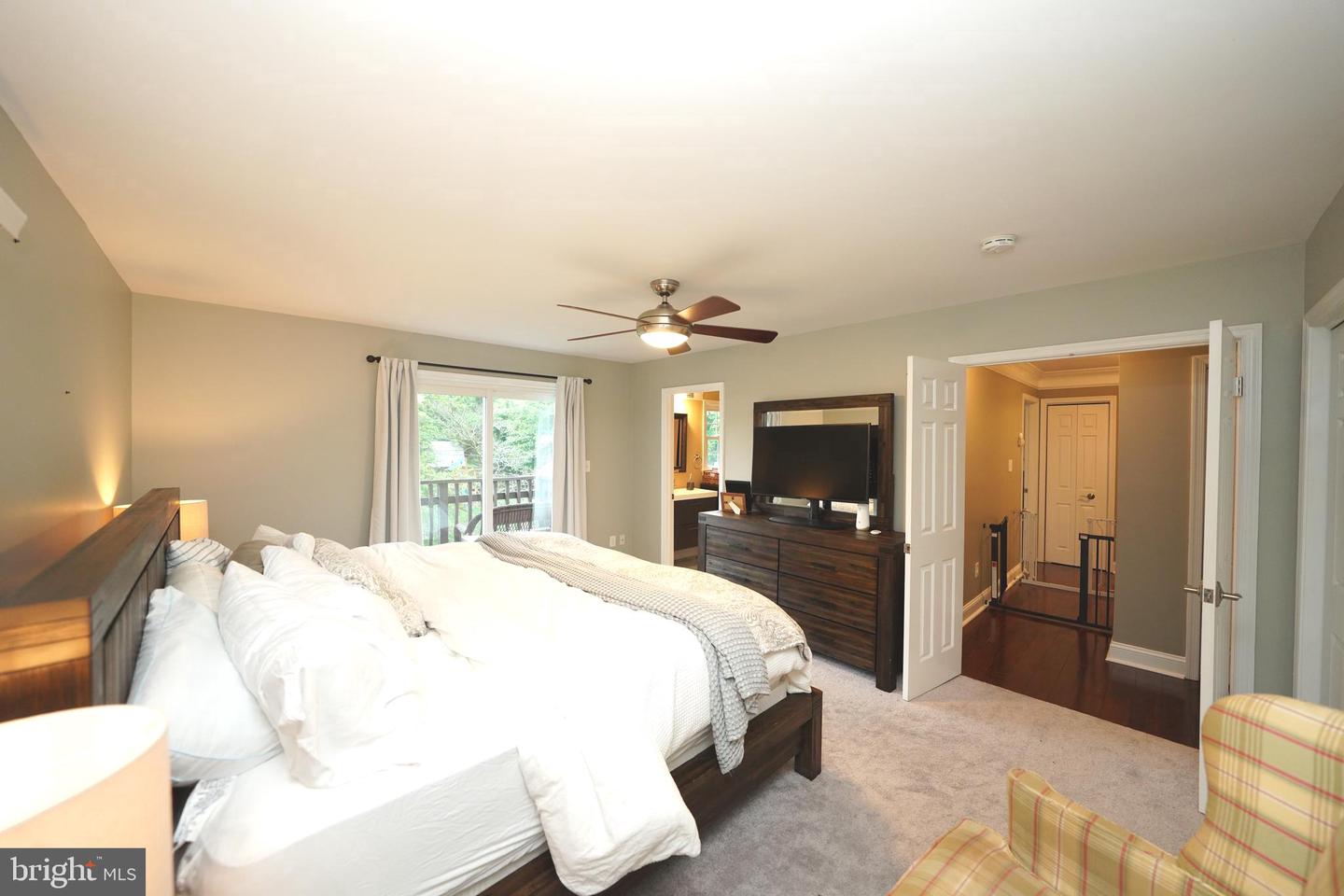 2411 POPKINS LN, ALEXANDRIA, Virginia 22306, 5 Bedrooms Bedrooms, ,3 BathroomsBathrooms,Residential,For sale,2411 POPKINS LN,VAFX2245060 MLS # VAFX2245060