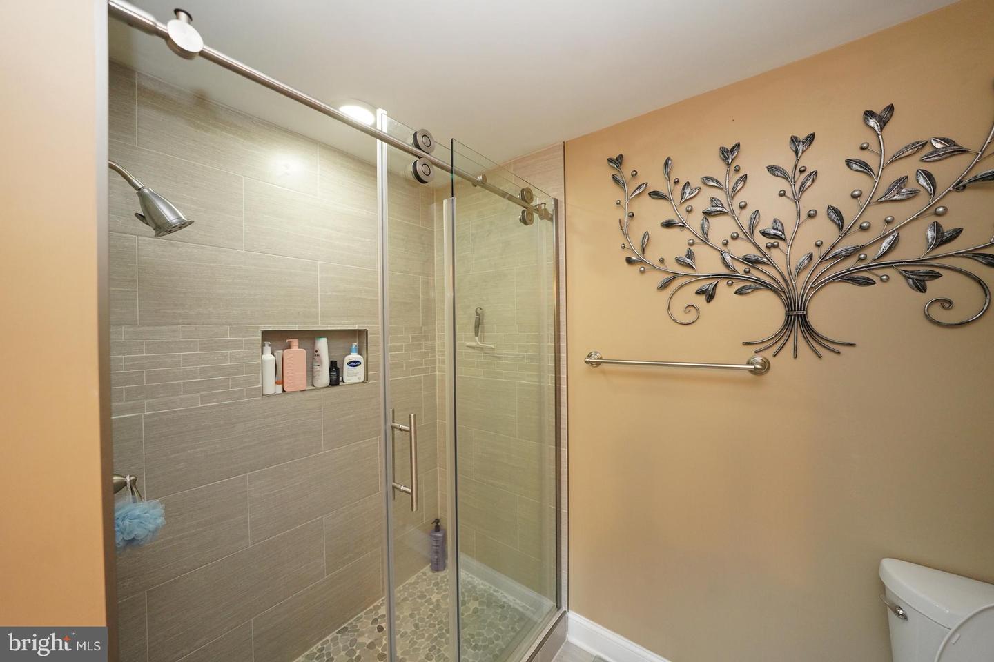 2411 POPKINS LN, ALEXANDRIA, Virginia 22306, 5 Bedrooms Bedrooms, ,3 BathroomsBathrooms,Residential,For sale,2411 POPKINS LN,VAFX2245060 MLS # VAFX2245060