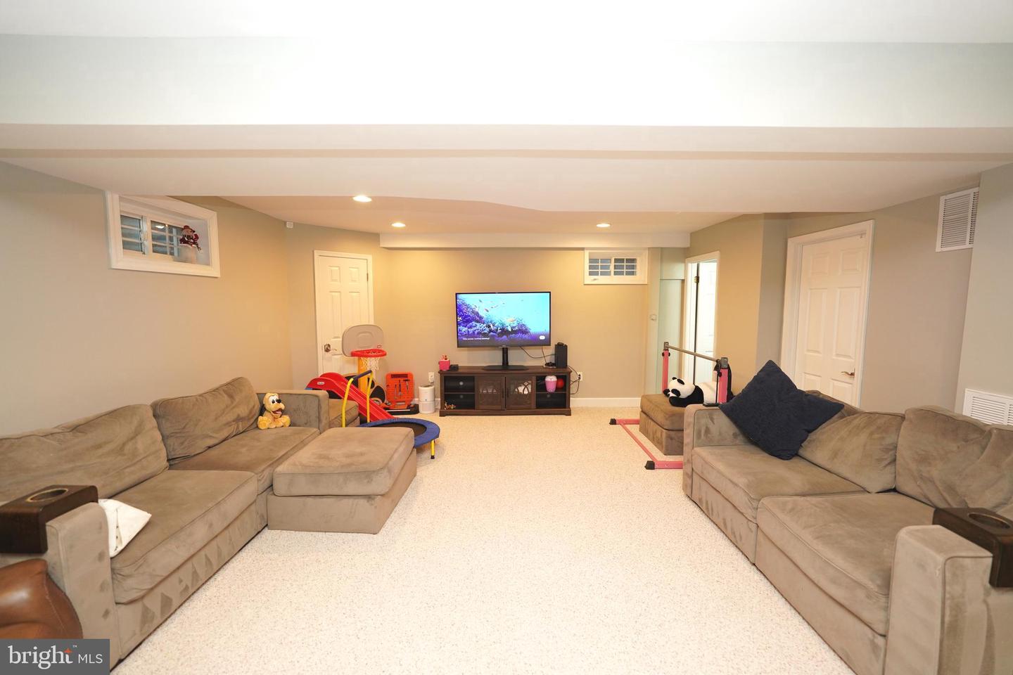 2411 POPKINS LN, ALEXANDRIA, Virginia 22306, 5 Bedrooms Bedrooms, ,3 BathroomsBathrooms,Residential,For sale,2411 POPKINS LN,VAFX2245060 MLS # VAFX2245060