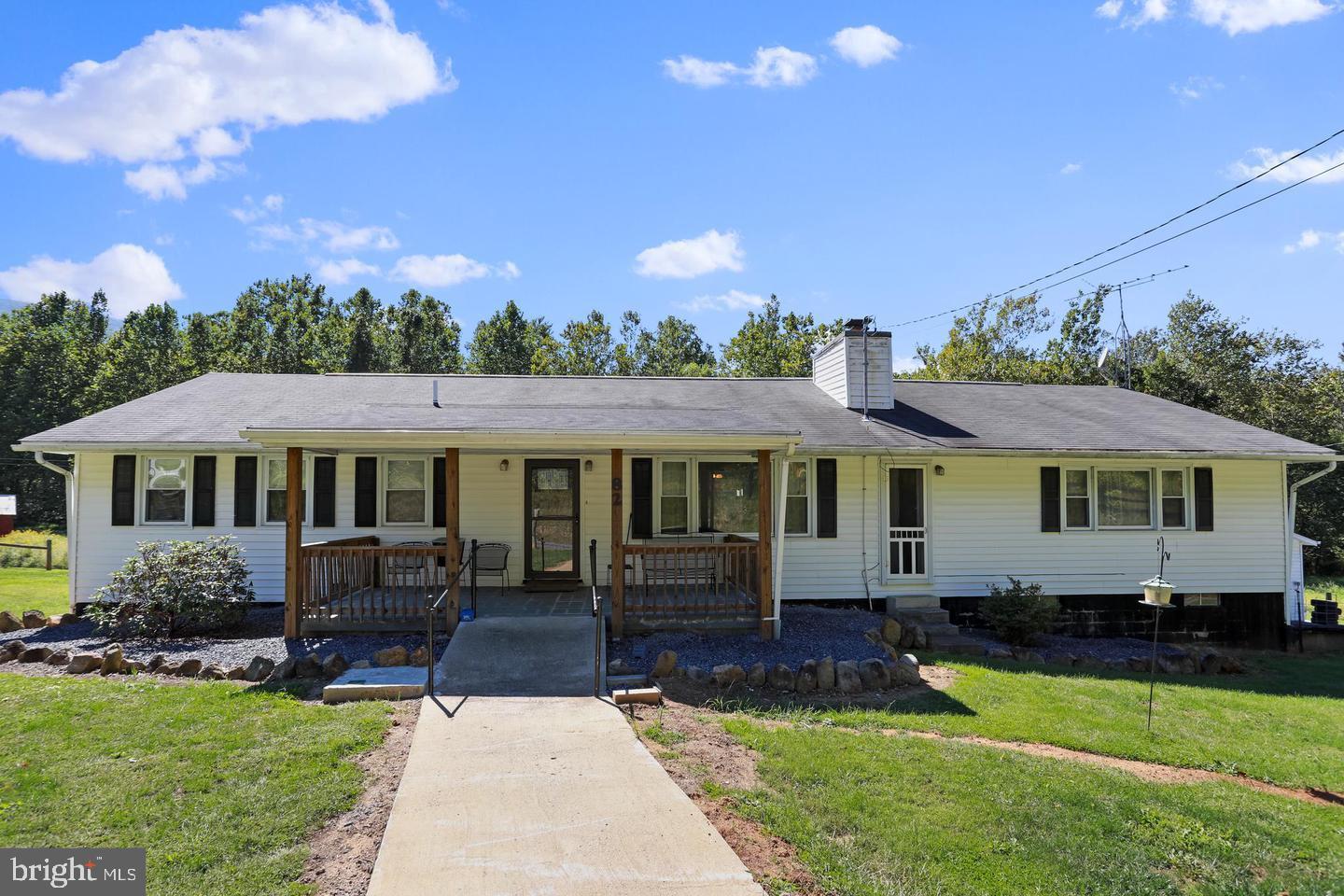 82 BROAD RUN RD, BENTONVILLE, Virginia 22610, 3 Bedrooms Bedrooms, ,2 BathroomsBathrooms,Residential,For sale,82 BROAD RUN RD,VAWR2011494 MLS # VAWR2011494
