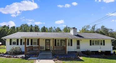 82 BROAD RUN RD, BENTONVILLE, Virginia 22610, 3 Bedrooms Bedrooms, ,2 BathroomsBathrooms,Residential,For sale,82 BROAD RUN RD,VAWR2011494 MLS # VAWR2011494