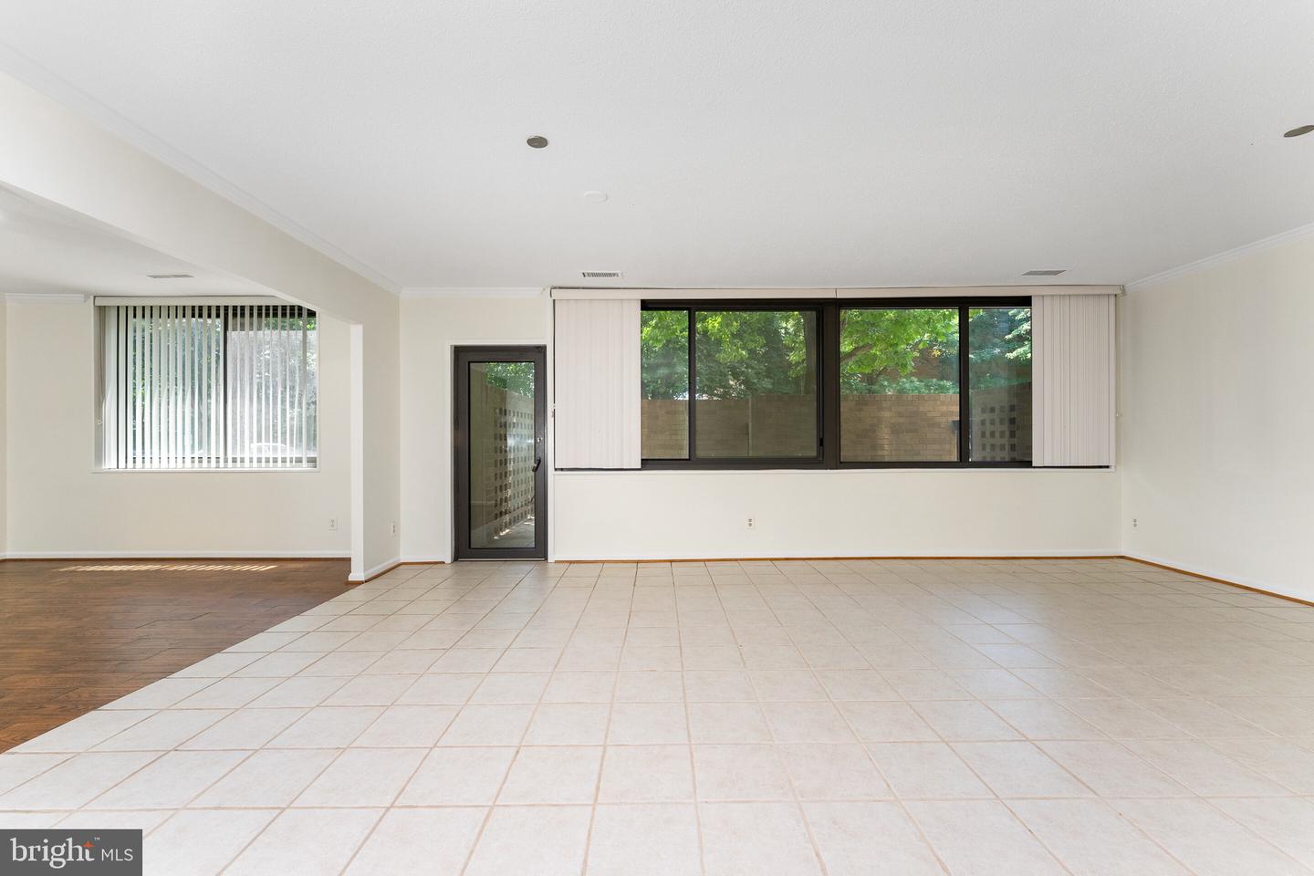 3713 S GEORGE MASON DR #T5, FALLS CHURCH, Virginia 22041, 3 Bedrooms Bedrooms, ,2 BathroomsBathrooms,Residential,For sale,3713 S GEORGE MASON DR #T5,VAFX2248108 MLS # VAFX2248108