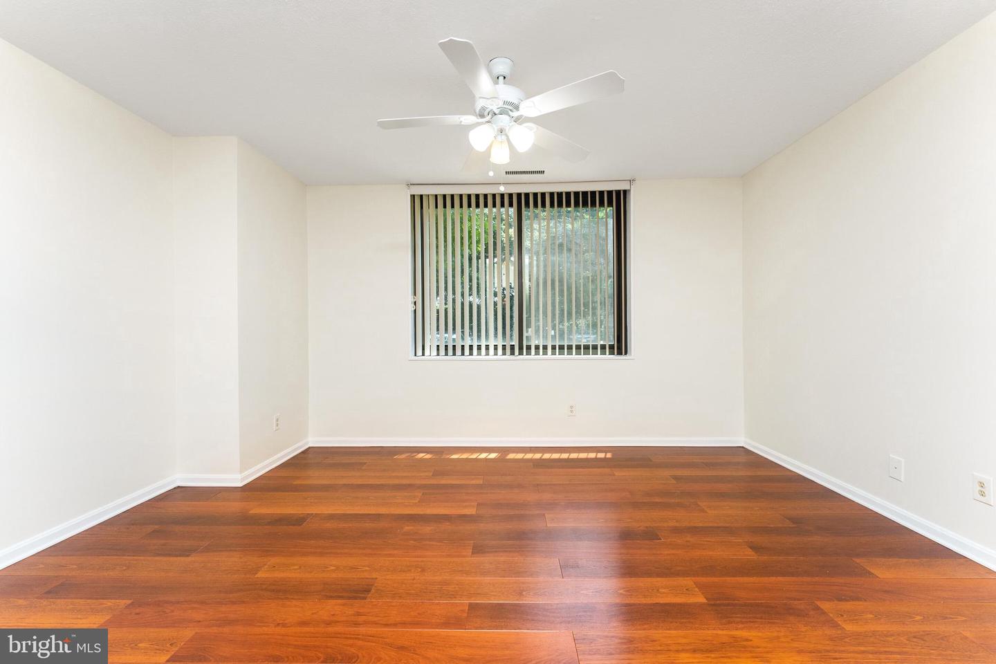 3713 S GEORGE MASON DR #T5, FALLS CHURCH, Virginia 22041, 3 Bedrooms Bedrooms, ,2 BathroomsBathrooms,Residential,For sale,3713 S GEORGE MASON DR #T5,VAFX2248108 MLS # VAFX2248108