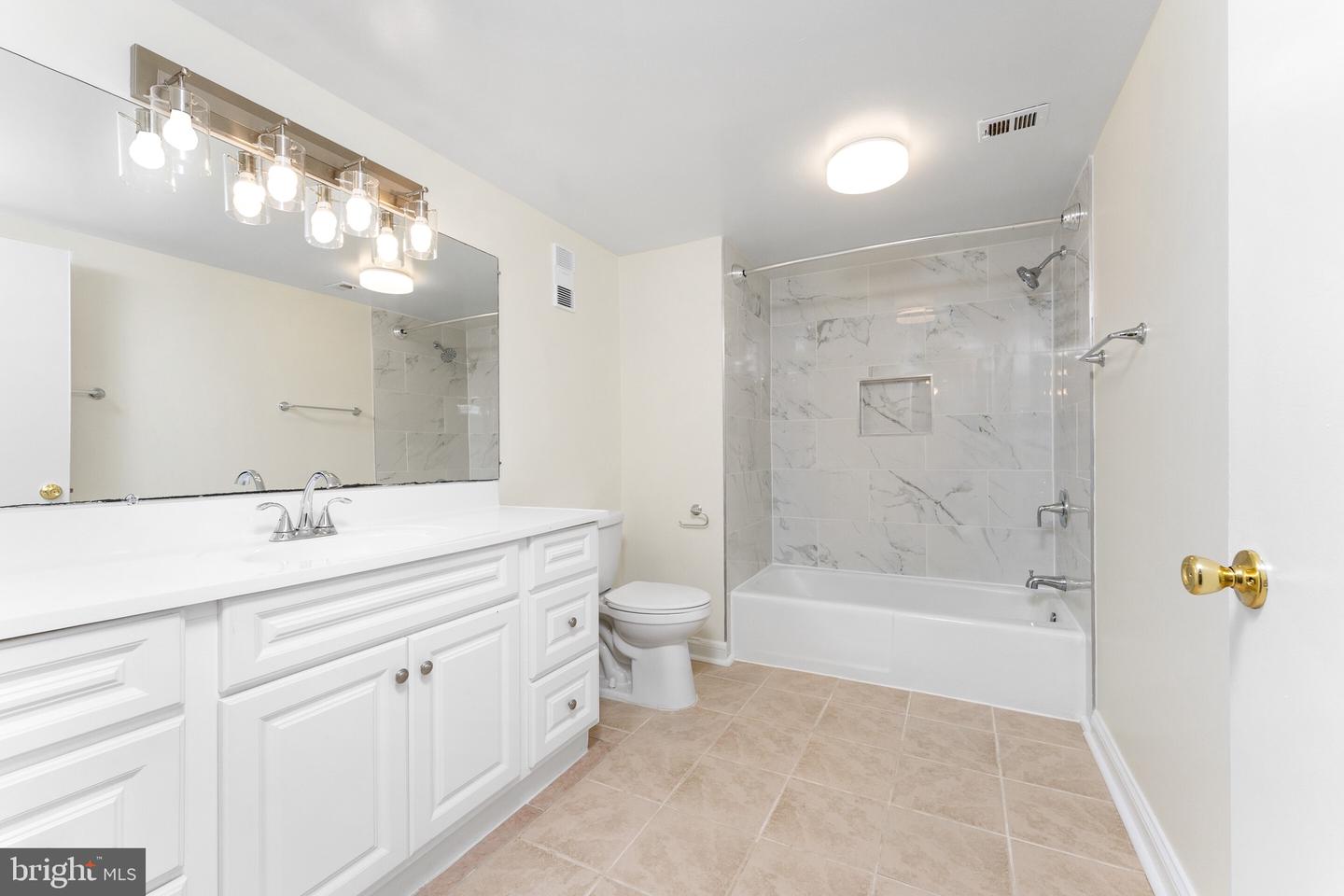 3713 S GEORGE MASON DR #T5, FALLS CHURCH, Virginia 22041, 3 Bedrooms Bedrooms, ,2 BathroomsBathrooms,Residential,For sale,3713 S GEORGE MASON DR #T5,VAFX2248108 MLS # VAFX2248108