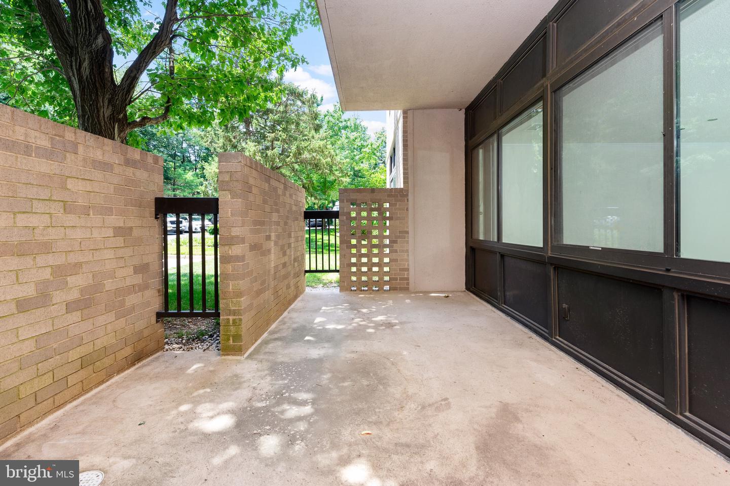 3713 S GEORGE MASON DR #T5, FALLS CHURCH, Virginia 22041, 3 Bedrooms Bedrooms, ,2 BathroomsBathrooms,Residential,For sale,3713 S GEORGE MASON DR #T5,VAFX2248108 MLS # VAFX2248108