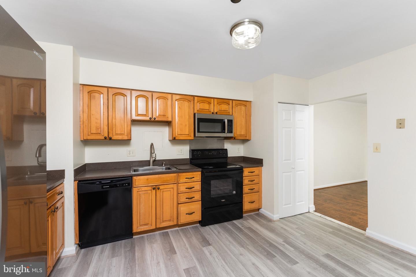 3713 S GEORGE MASON DR #T5, FALLS CHURCH, Virginia 22041, 3 Bedrooms Bedrooms, ,2 BathroomsBathrooms,Residential,For sale,3713 S GEORGE MASON DR #T5,VAFX2248108 MLS # VAFX2248108