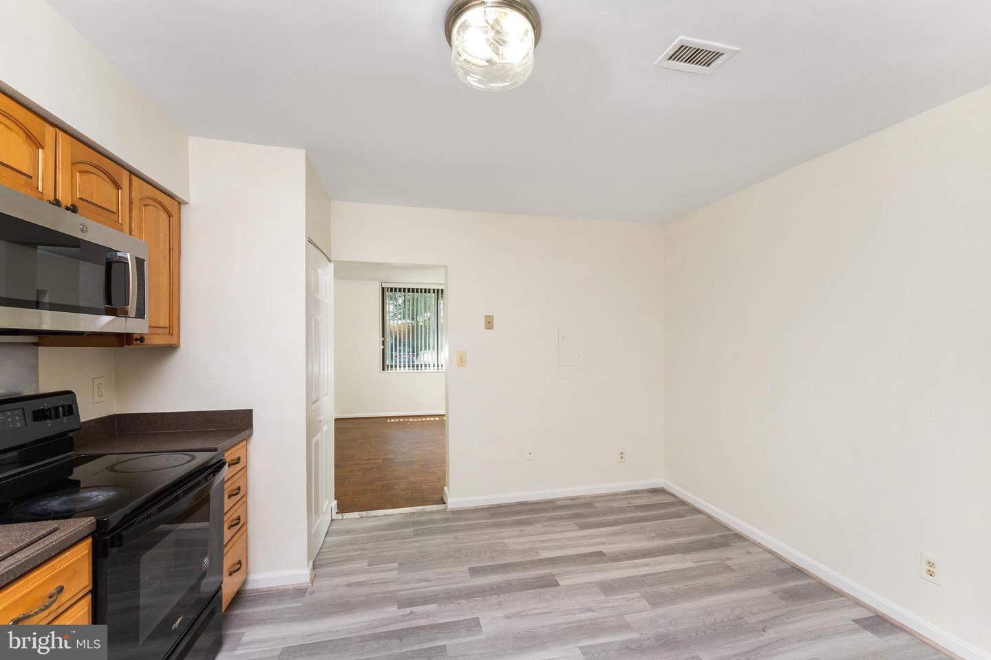 3713 S GEORGE MASON DR #T5, FALLS CHURCH, Virginia 22041, 3 Bedrooms Bedrooms, ,2 BathroomsBathrooms,Residential,For sale,3713 S GEORGE MASON DR #T5,VAFX2248108 MLS # VAFX2248108