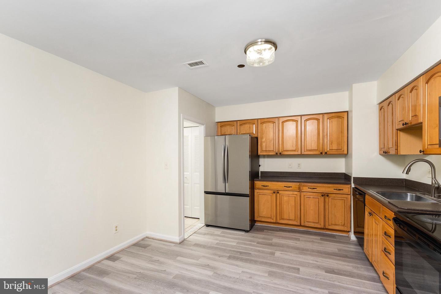 3713 S GEORGE MASON DR #T5, FALLS CHURCH, Virginia 22041, 3 Bedrooms Bedrooms, ,2 BathroomsBathrooms,Residential,For sale,3713 S GEORGE MASON DR #T5,VAFX2248108 MLS # VAFX2248108