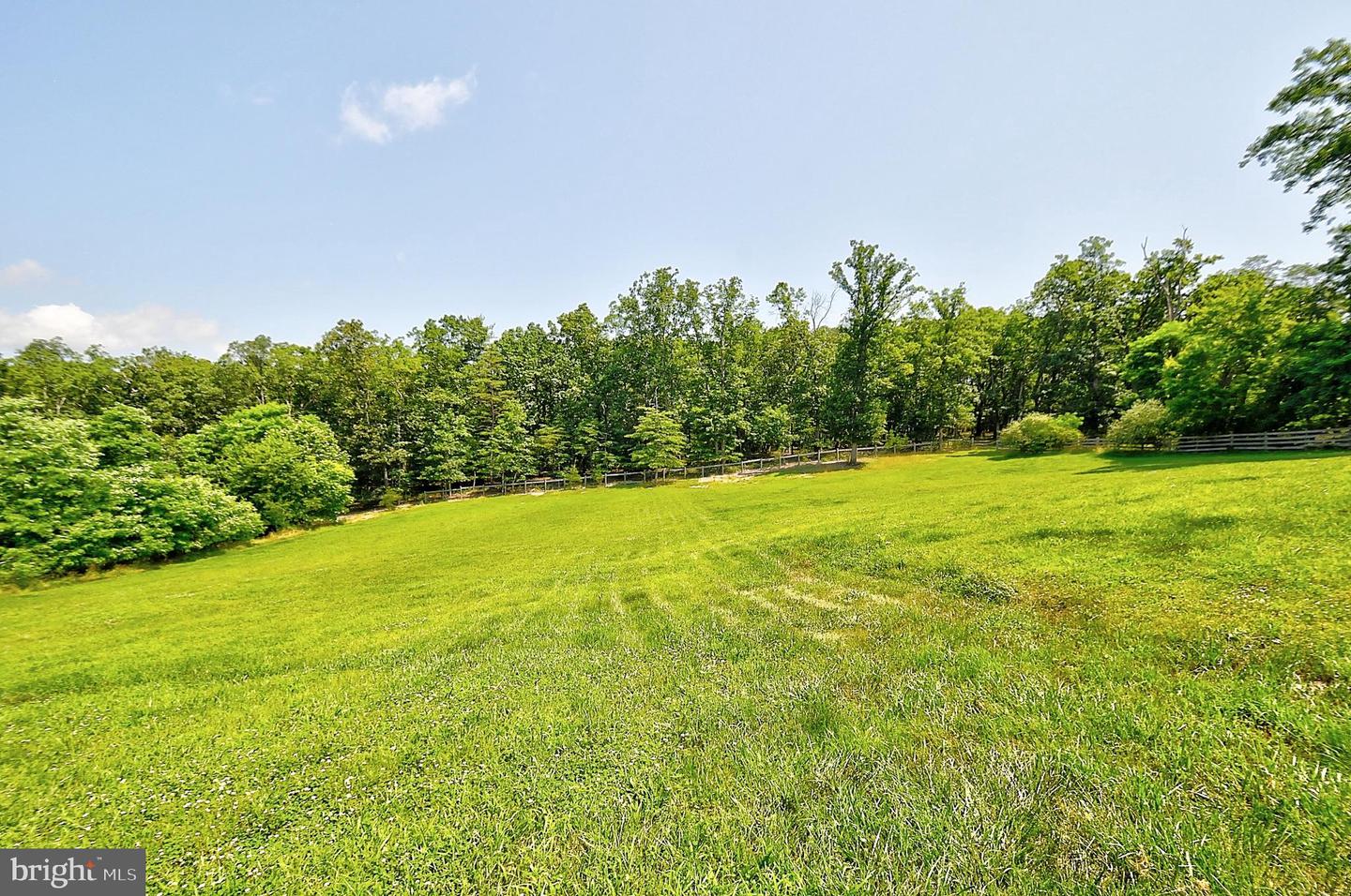 121 SWEETBRIAR LN, WINCHESTER, Virginia 22603, 4 Bedrooms Bedrooms, ,3 BathroomsBathrooms,Residential,For sale,121 SWEETBRIAR LN,VAFV2034970 MLS # VAFV2034970