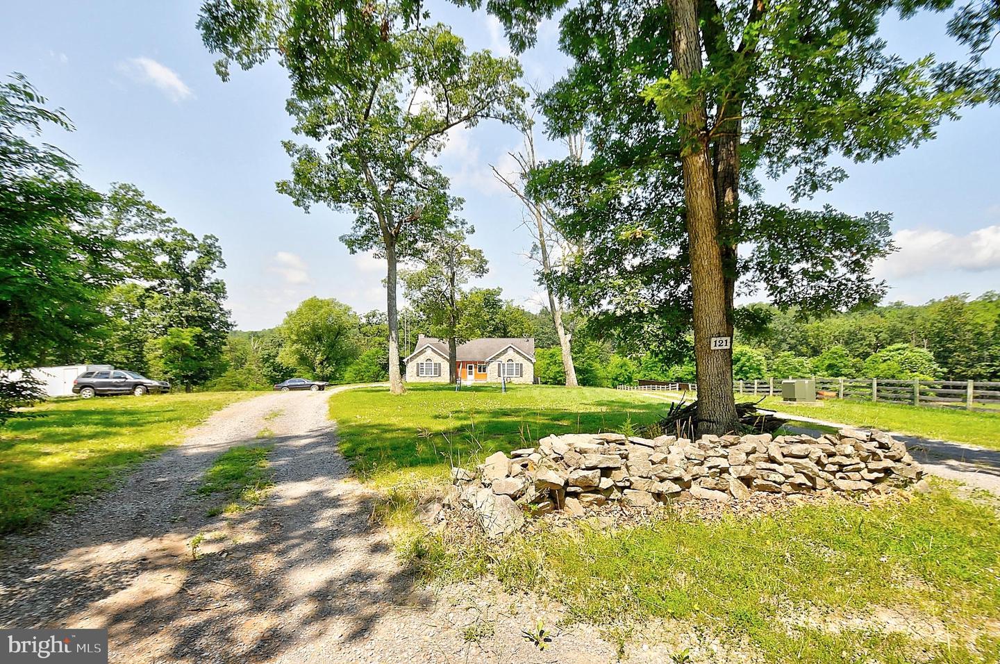 121 SWEETBRIAR LN, WINCHESTER, Virginia 22603, 4 Bedrooms Bedrooms, ,3 BathroomsBathrooms,Residential,For sale,121 SWEETBRIAR LN,VAFV2034970 MLS # VAFV2034970
