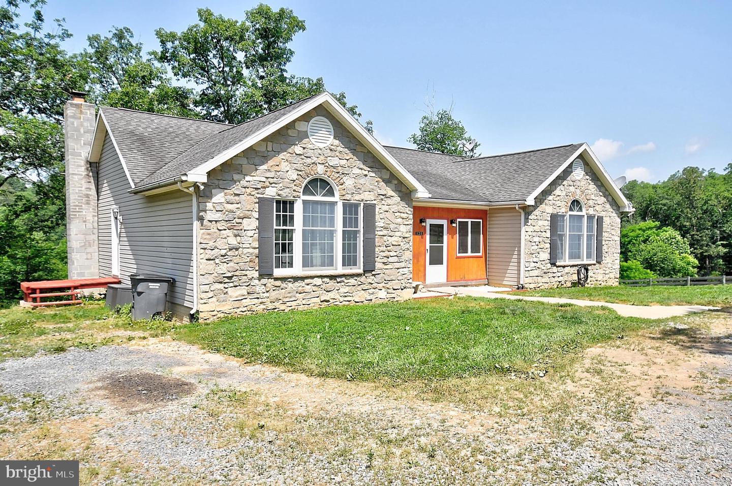 121 SWEETBRIAR LN, WINCHESTER, Virginia 22603, 4 Bedrooms Bedrooms, ,3 BathroomsBathrooms,Residential,For sale,121 SWEETBRIAR LN,VAFV2034970 MLS # VAFV2034970