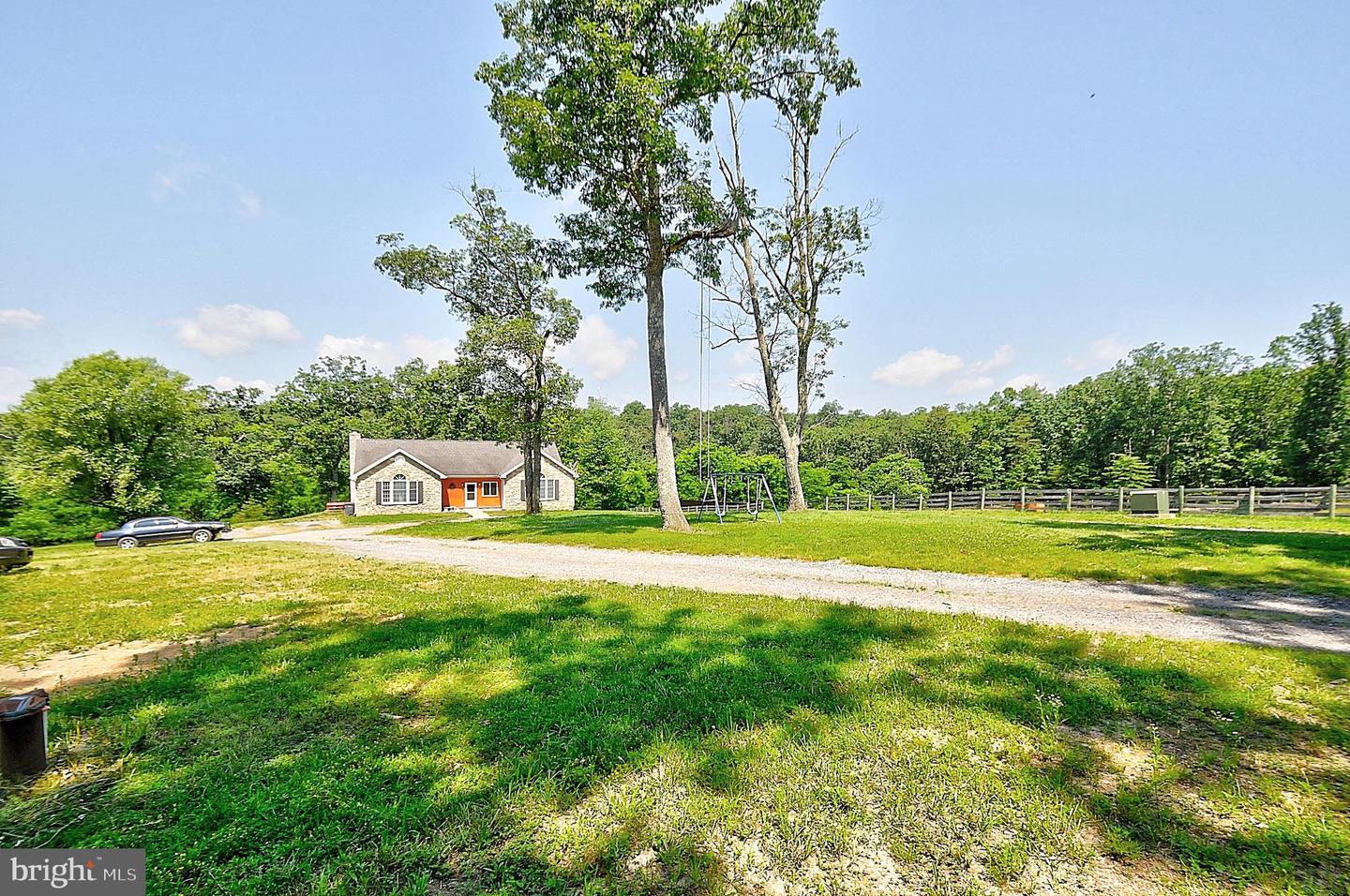 121 SWEETBRIAR LN, WINCHESTER, Virginia 22603, 4 Bedrooms Bedrooms, ,3 BathroomsBathrooms,Residential,For sale,121 SWEETBRIAR LN,VAFV2034970 MLS # VAFV2034970