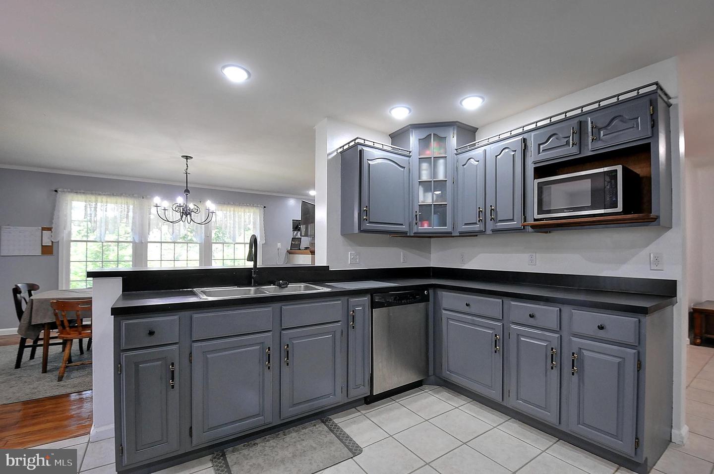 121 SWEETBRIAR LN, WINCHESTER, Virginia 22603, 4 Bedrooms Bedrooms, ,3 BathroomsBathrooms,Residential,For sale,121 SWEETBRIAR LN,VAFV2034970 MLS # VAFV2034970