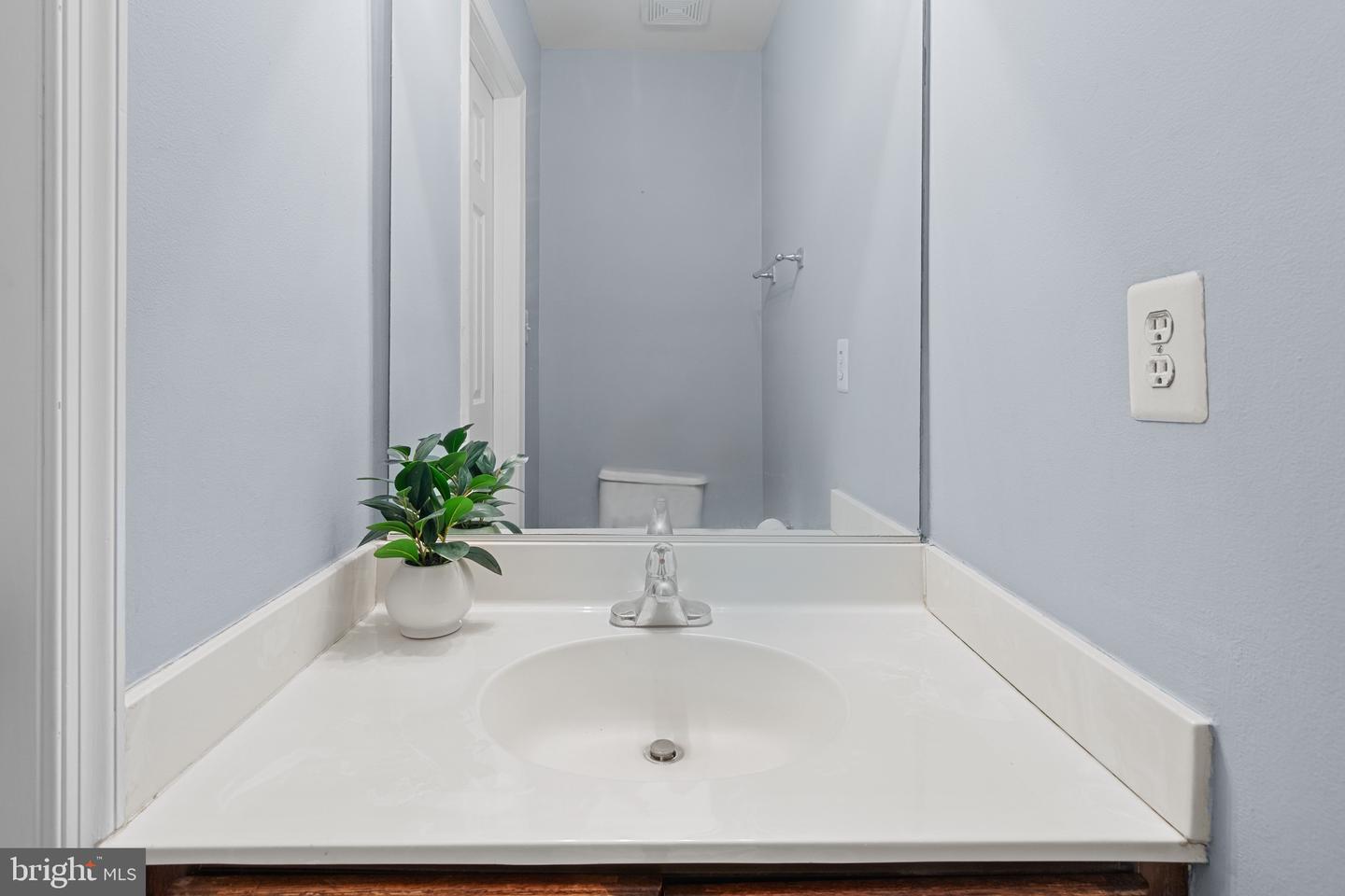 21196 WINDING BROOK SQ, ASHBURN, Virginia 20147, 3 Bedrooms Bedrooms, ,3 BathroomsBathrooms,Residential,For sale,21196 WINDING BROOK SQ,VALO2099864 MLS # VALO2099864