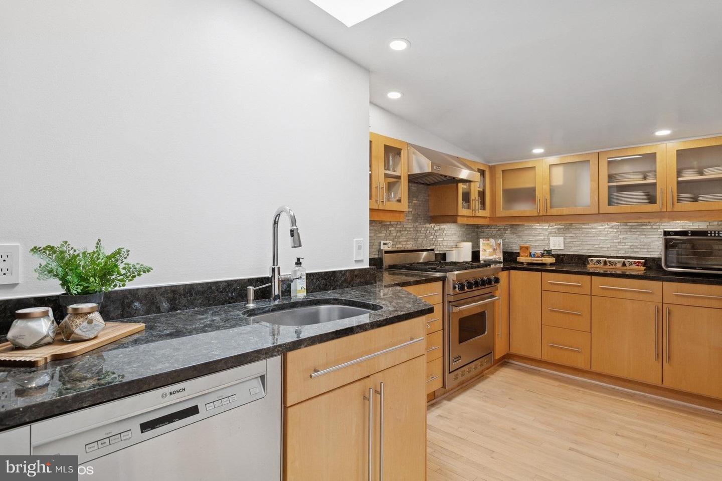 1915 CALVERT ST NW #500, WASHINGTON, District Of Columbia 20009, 1 Bedroom Bedrooms, ,1 BathroomBathrooms,Residential,For sale,1915 CALVERT ST NW #500,DCDC2206508 MLS # DCDC2206508