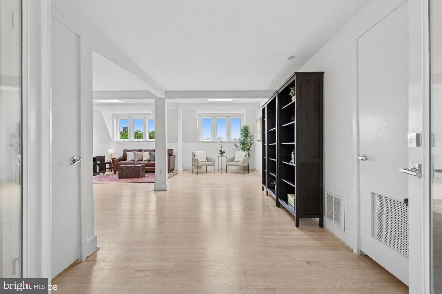 1915 CALVERT ST NW #500, WASHINGTON, District Of Columbia 20009, 1 Bedroom Bedrooms, ,1 BathroomBathrooms,Residential,For sale,1915 CALVERT ST NW #500,DCDC2206508 MLS # DCDC2206508