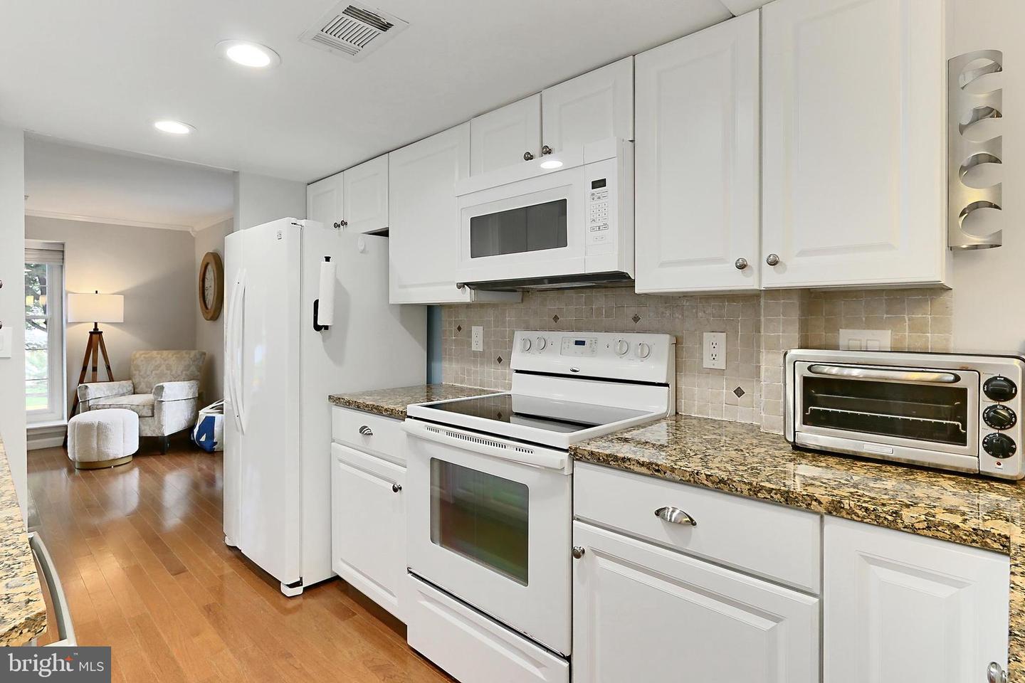 1581 POPLAR GROVE DR, RESTON, Virginia 20194, 3 Bedrooms Bedrooms, ,2 BathroomsBathrooms,Residential,For sale,1581 POPLAR GROVE DR,VAFX2249252 MLS # VAFX2249252