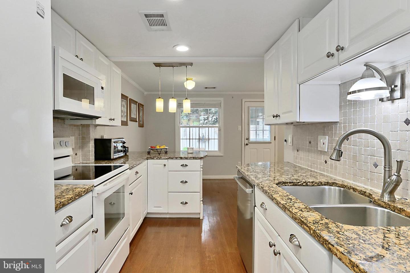 1581 POPLAR GROVE DR, RESTON, Virginia 20194, 3 Bedrooms Bedrooms, ,2 BathroomsBathrooms,Residential,For sale,1581 POPLAR GROVE DR,VAFX2249252 MLS # VAFX2249252