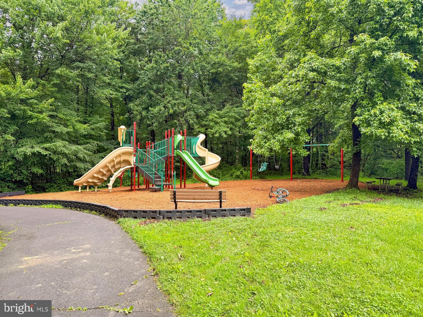 1581 POPLAR GROVE DR, RESTON, Virginia 20194, 3 Bedrooms Bedrooms, ,2 BathroomsBathrooms,Residential,For sale,1581 POPLAR GROVE DR,VAFX2249252 MLS # VAFX2249252