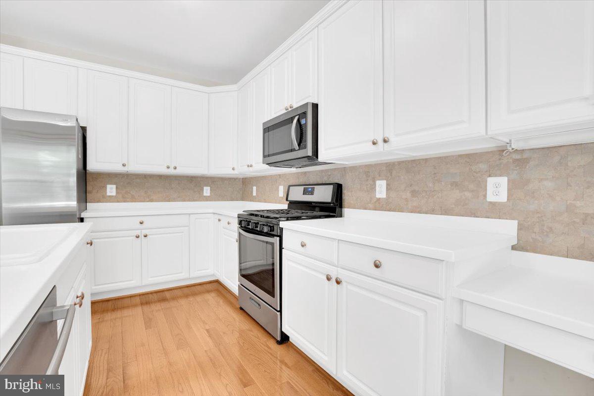47698 LOWELAND TER, STERLING, Virginia 20165, 3 Bedrooms Bedrooms, 11 Rooms Rooms,3 BathroomsBathrooms,Residential,For sale,47698 LOWELAND TER,VALO2100318 MLS # VALO2100318