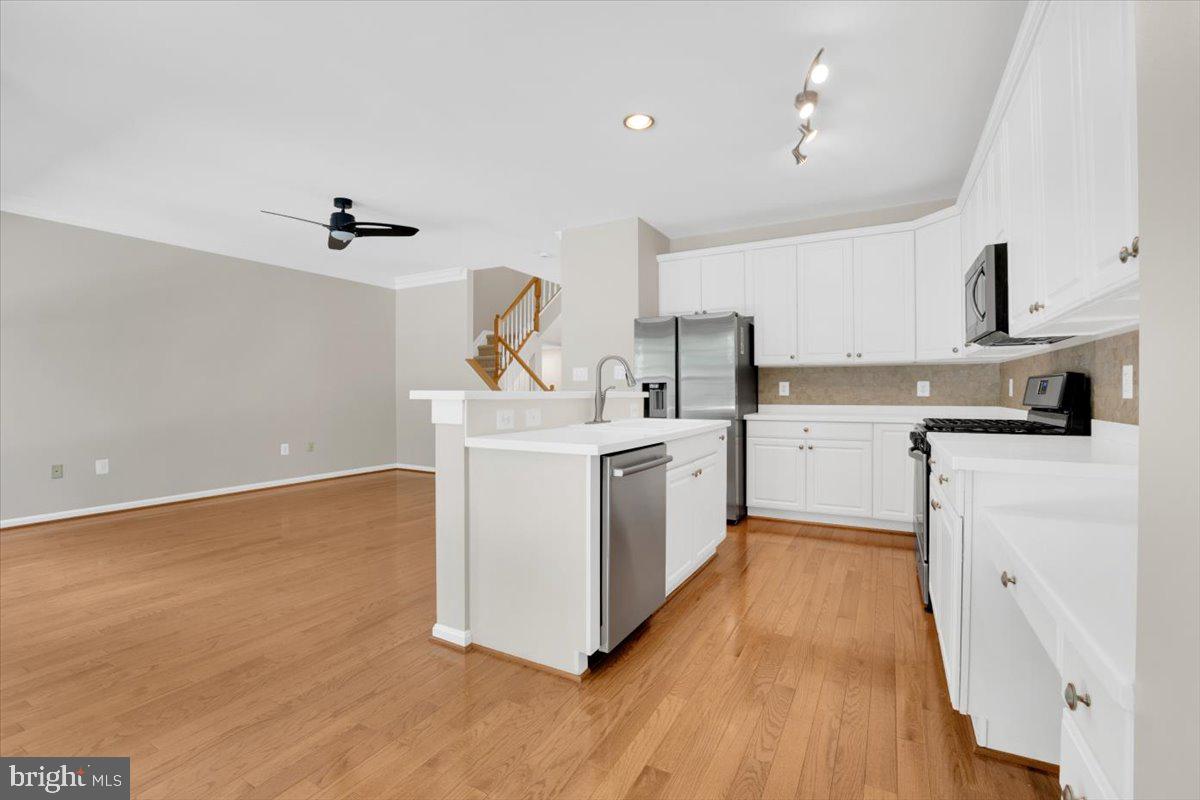 47698 LOWELAND TER, STERLING, Virginia 20165, 3 Bedrooms Bedrooms, 11 Rooms Rooms,3 BathroomsBathrooms,Residential,For sale,47698 LOWELAND TER,VALO2100318 MLS # VALO2100318