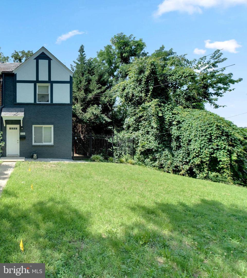 4035 BENNING RD NE, WASHINGTON, District Of Columbia 20019, 3 Bedrooms Bedrooms, 8 Rooms Rooms,2 BathroomsBathrooms,Residential,For sale,4035 BENNING RD NE,DCDC2207532 MLS # DCDC2207532