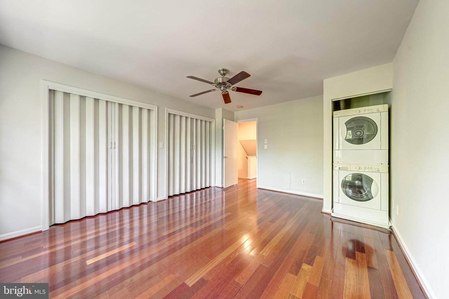 8218 CARRLEIGH PKWY #10, SPRINGFIELD, Virginia 22152, 2 Bedrooms Bedrooms, ,1 BathroomBathrooms,Residential,For sale,8218 CARRLEIGH PKWY #10,VAFX2250604 MLS # VAFX2250604
