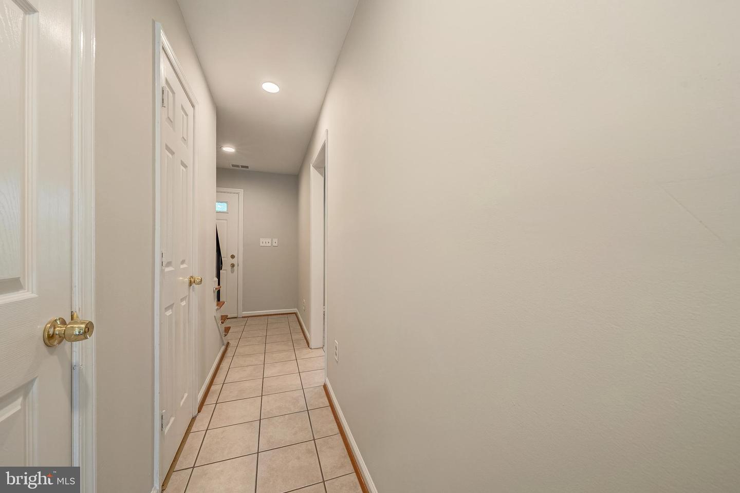 8218 CARRLEIGH PKWY #10, SPRINGFIELD, Virginia 22152, 2 Bedrooms Bedrooms, ,1 BathroomBathrooms,Residential,For sale,8218 CARRLEIGH PKWY #10,VAFX2250604 MLS # VAFX2250604