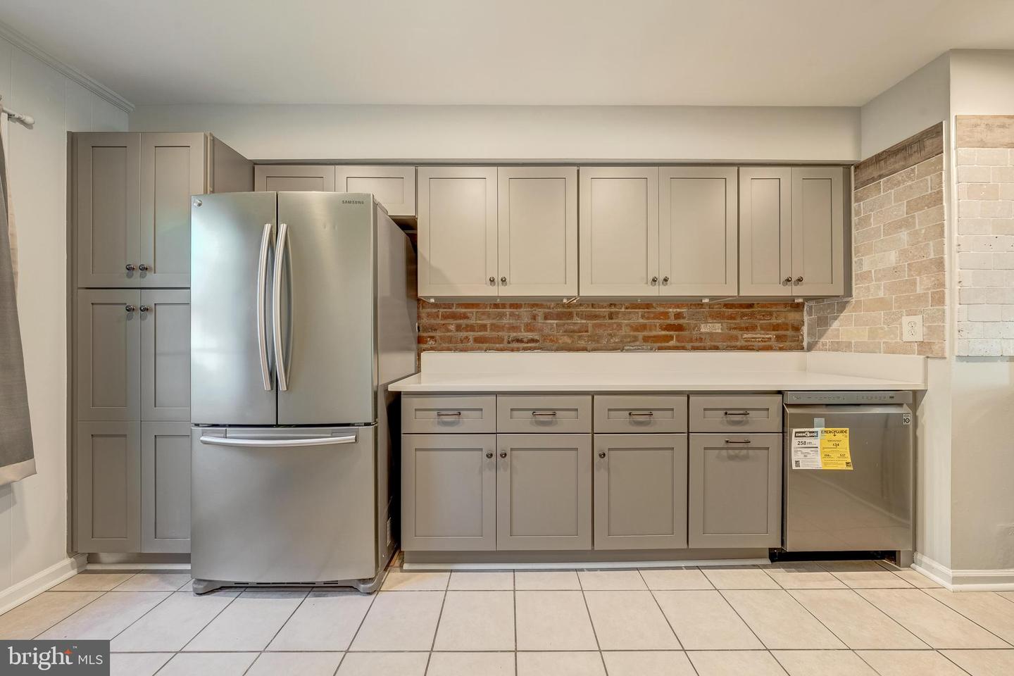 8218 CARRLEIGH PKWY #10, SPRINGFIELD, Virginia 22152, 2 Bedrooms Bedrooms, ,1 BathroomBathrooms,Residential,For sale,8218 CARRLEIGH PKWY #10,VAFX2250604 MLS # VAFX2250604