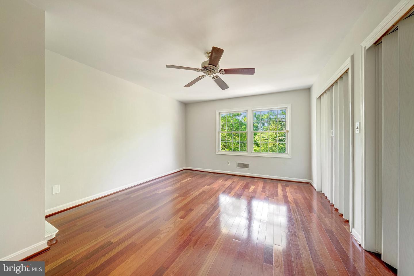 8218 CARRLEIGH PKWY #10, SPRINGFIELD, Virginia 22152, 2 Bedrooms Bedrooms, ,1 BathroomBathrooms,Residential,For sale,8218 CARRLEIGH PKWY #10,VAFX2250604 MLS # VAFX2250604