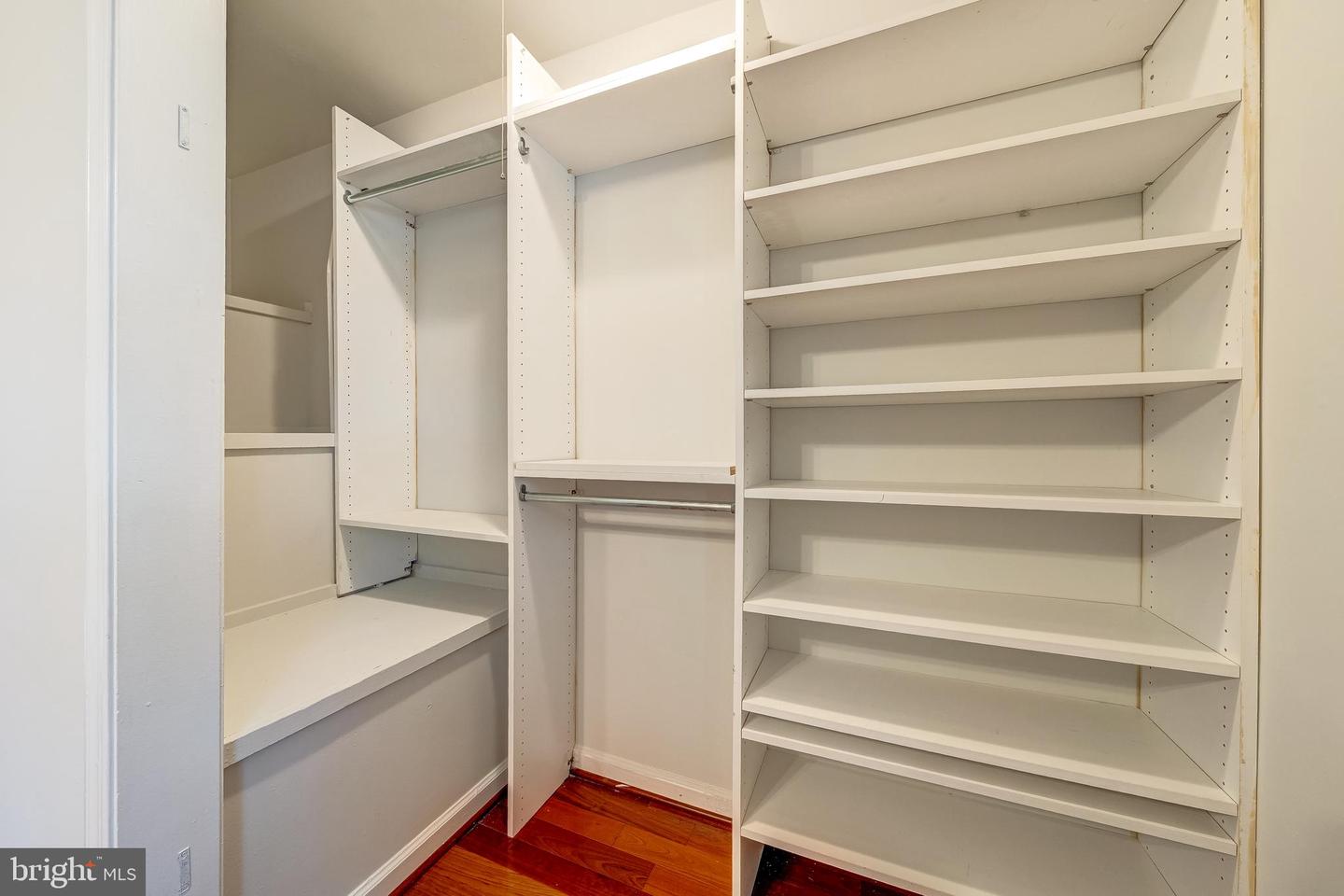 8218 CARRLEIGH PKWY #10, SPRINGFIELD, Virginia 22152, 2 Bedrooms Bedrooms, ,1 BathroomBathrooms,Residential,For sale,8218 CARRLEIGH PKWY #10,VAFX2250604 MLS # VAFX2250604