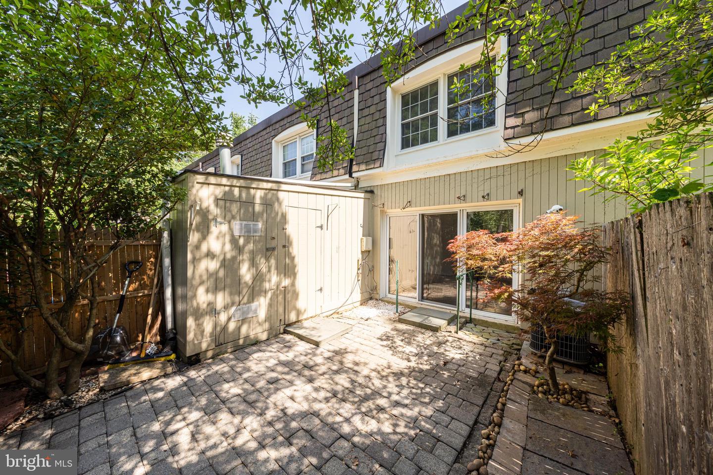 8218 CARRLEIGH PKWY #10, SPRINGFIELD, Virginia 22152, 2 Bedrooms Bedrooms, ,1 BathroomBathrooms,Residential,For sale,8218 CARRLEIGH PKWY #10,VAFX2250604 MLS # VAFX2250604