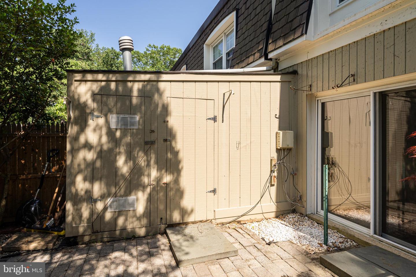 8218 CARRLEIGH PKWY #10, SPRINGFIELD, Virginia 22152, 2 Bedrooms Bedrooms, ,1 BathroomBathrooms,Residential,For sale,8218 CARRLEIGH PKWY #10,VAFX2250604 MLS # VAFX2250604
