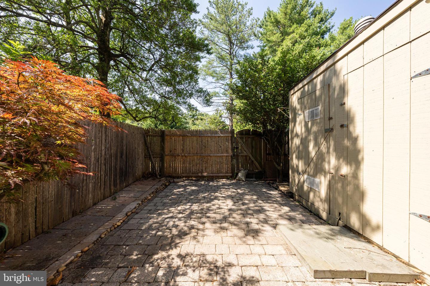 8218 CARRLEIGH PKWY #10, SPRINGFIELD, Virginia 22152, 2 Bedrooms Bedrooms, ,1 BathroomBathrooms,Residential,For sale,8218 CARRLEIGH PKWY #10,VAFX2250604 MLS # VAFX2250604