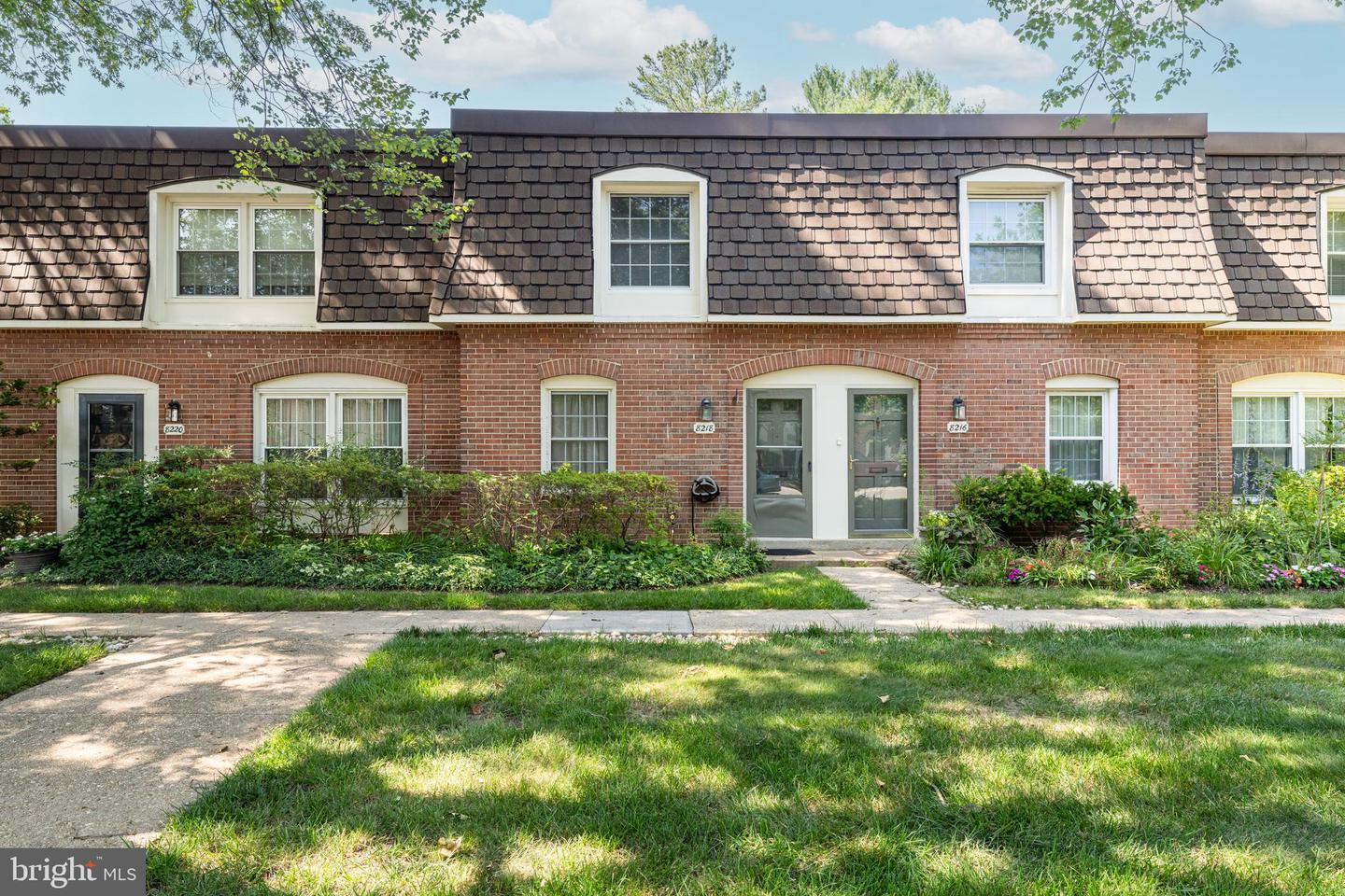 8218 CARRLEIGH PKWY #10, SPRINGFIELD, Virginia 22152, 2 Bedrooms Bedrooms, ,1 BathroomBathrooms,Residential,For sale,8218 CARRLEIGH PKWY #10,VAFX2250604 MLS # VAFX2250604