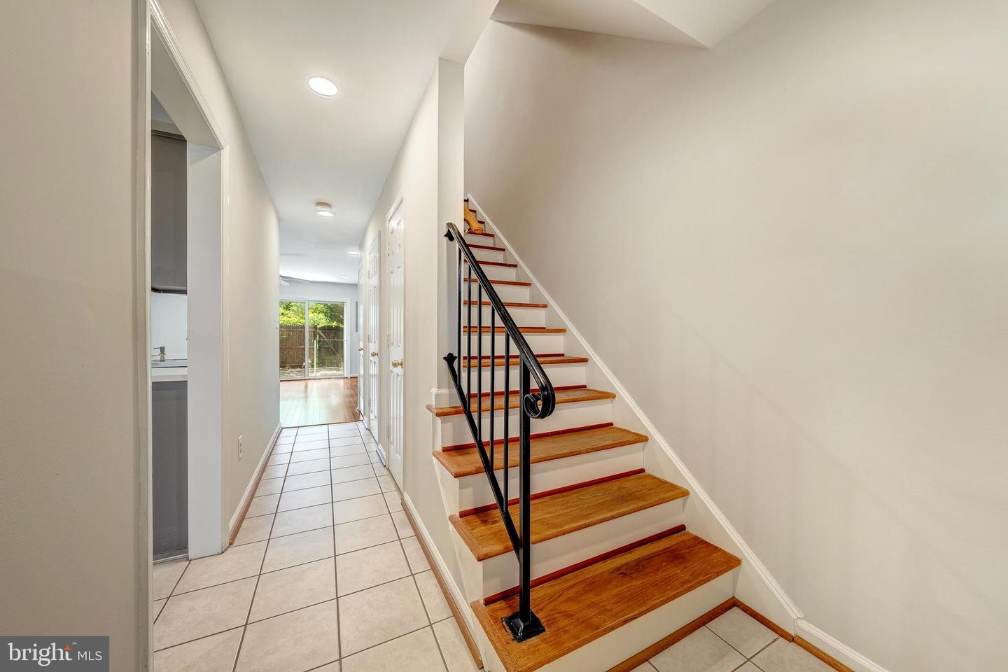 8218 CARRLEIGH PKWY #10, SPRINGFIELD, Virginia 22152, 2 Bedrooms Bedrooms, ,1 BathroomBathrooms,Residential,For sale,8218 CARRLEIGH PKWY #10,VAFX2250604 MLS # VAFX2250604
