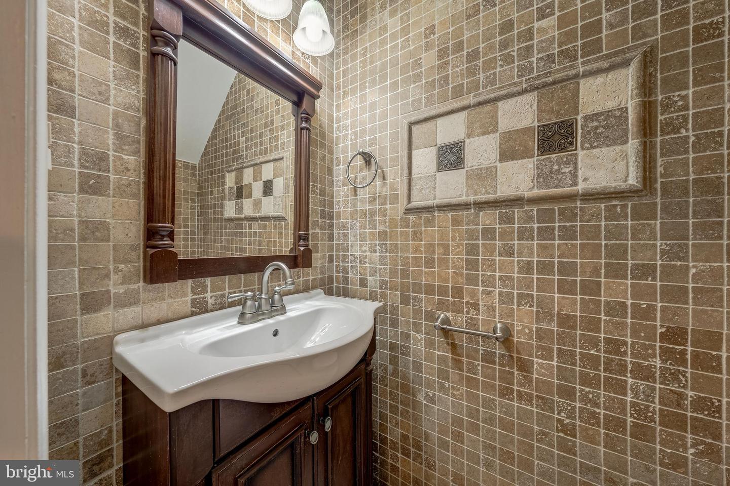 8218 CARRLEIGH PKWY #10, SPRINGFIELD, Virginia 22152, 2 Bedrooms Bedrooms, ,1 BathroomBathrooms,Residential,For sale,8218 CARRLEIGH PKWY #10,VAFX2250604 MLS # VAFX2250604