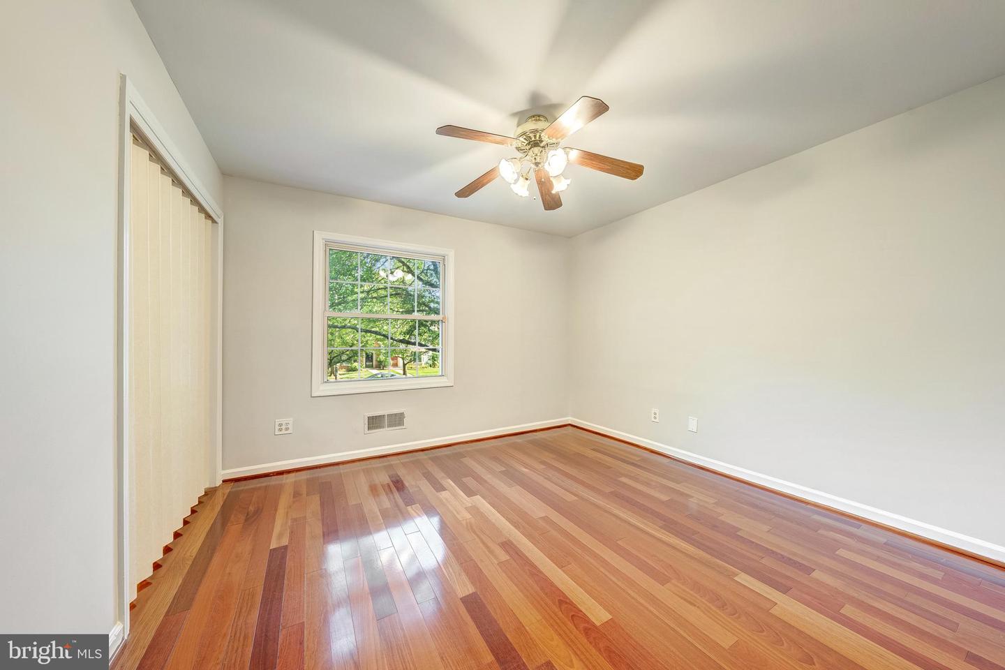 8218 CARRLEIGH PKWY #10, SPRINGFIELD, Virginia 22152, 2 Bedrooms Bedrooms, ,1 BathroomBathrooms,Residential,For sale,8218 CARRLEIGH PKWY #10,VAFX2250604 MLS # VAFX2250604