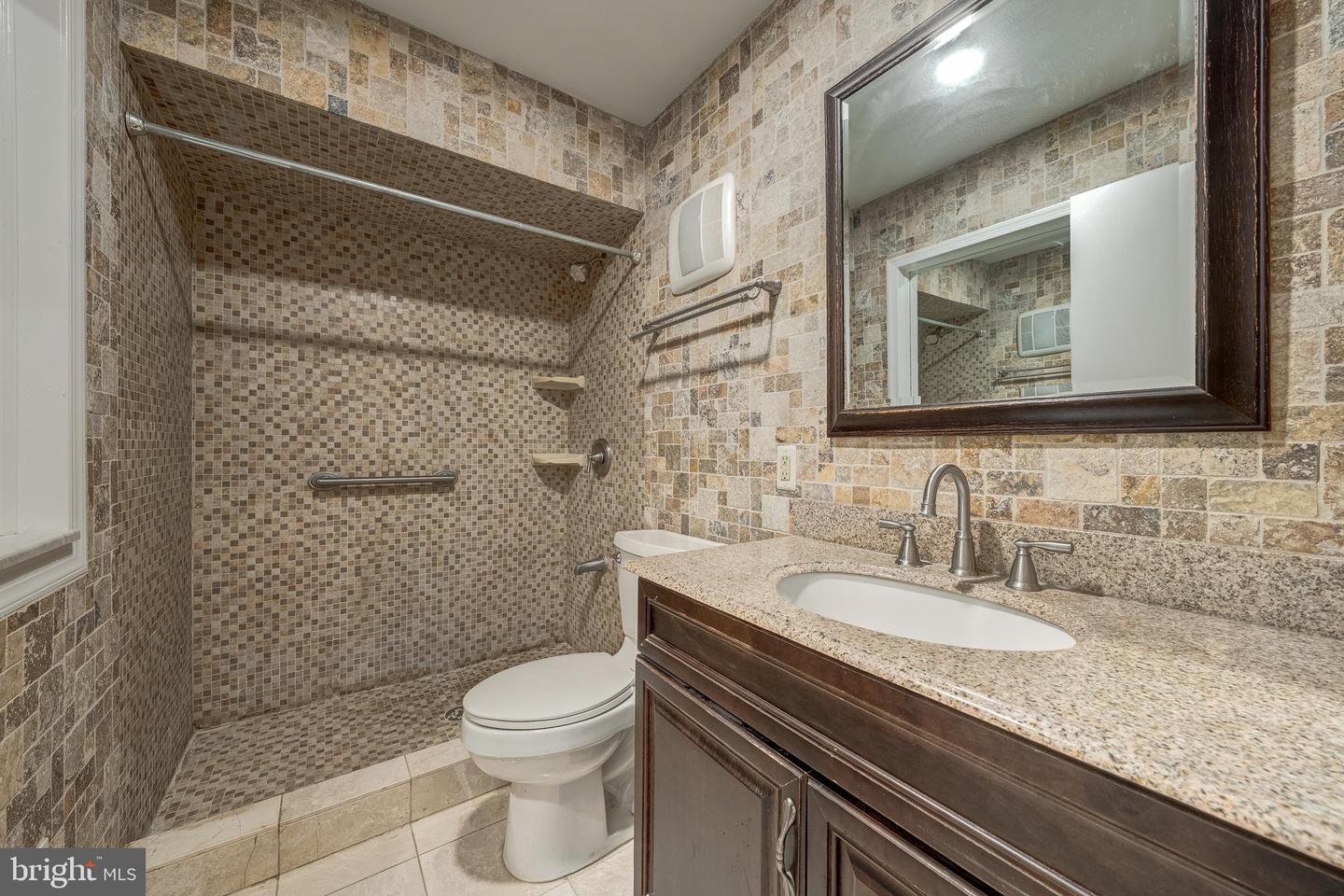 8218 CARRLEIGH PKWY #10, SPRINGFIELD, Virginia 22152, 2 Bedrooms Bedrooms, ,1 BathroomBathrooms,Residential,For sale,8218 CARRLEIGH PKWY #10,VAFX2250604 MLS # VAFX2250604